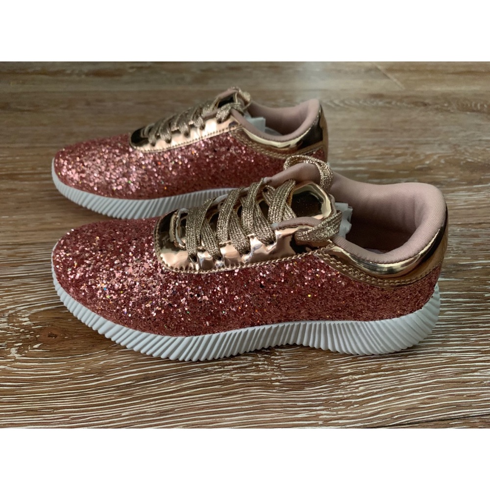 🌈 LAST CHANCE 🌈 Rose gold sparkly sneaker